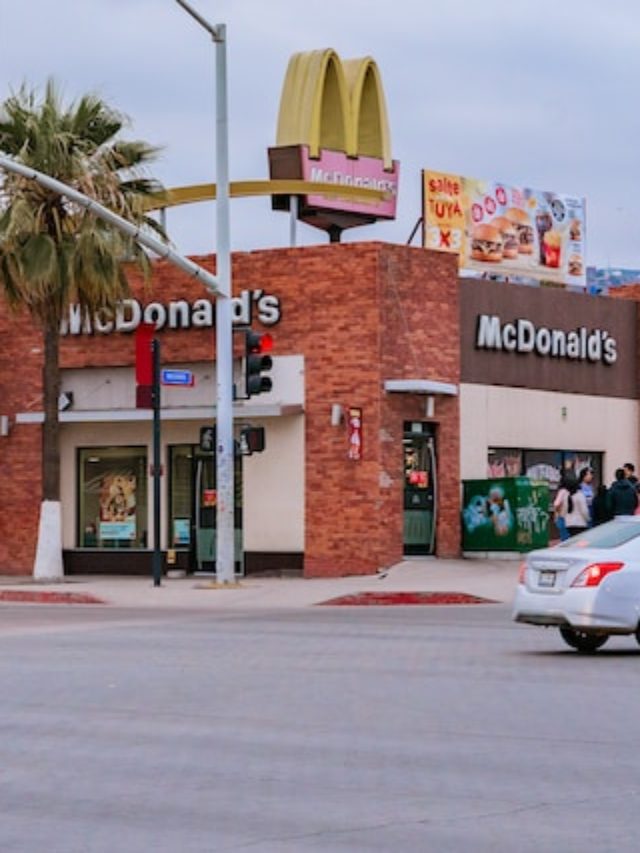 cropped-Canadian-McDonalds-Charges-For-To-Go-Bags.jpg